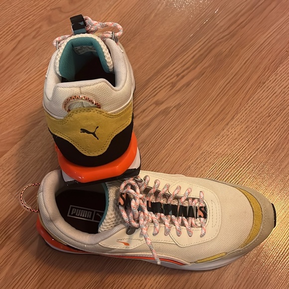 Like new woman’s puma - Picture 2 of 4